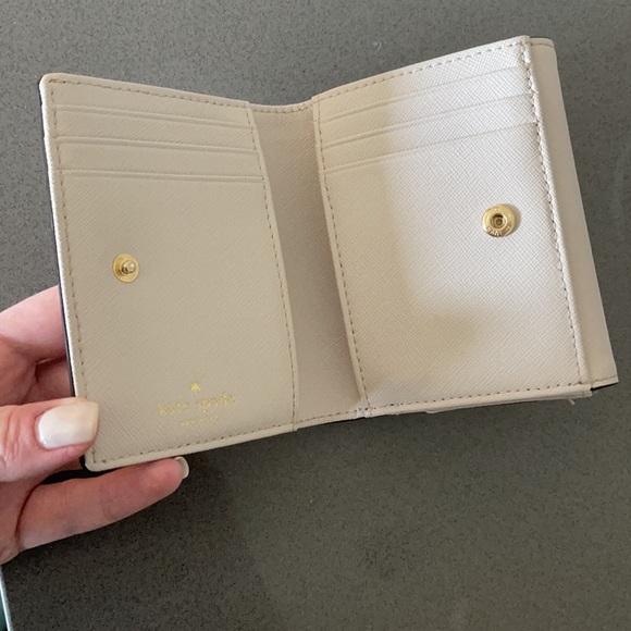 Kate Spade Wallet - Picture 4 of 4